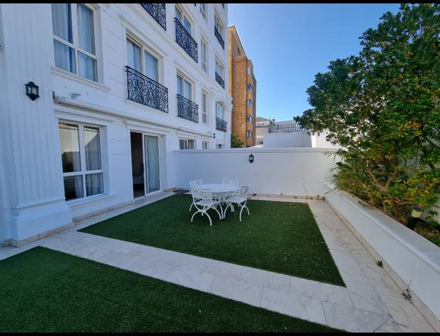 2 BEDROOM APARTMENT TO LET IN SEA POINT